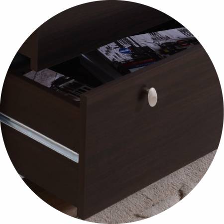 Zásuvka se dvěma oválnými úchyty.